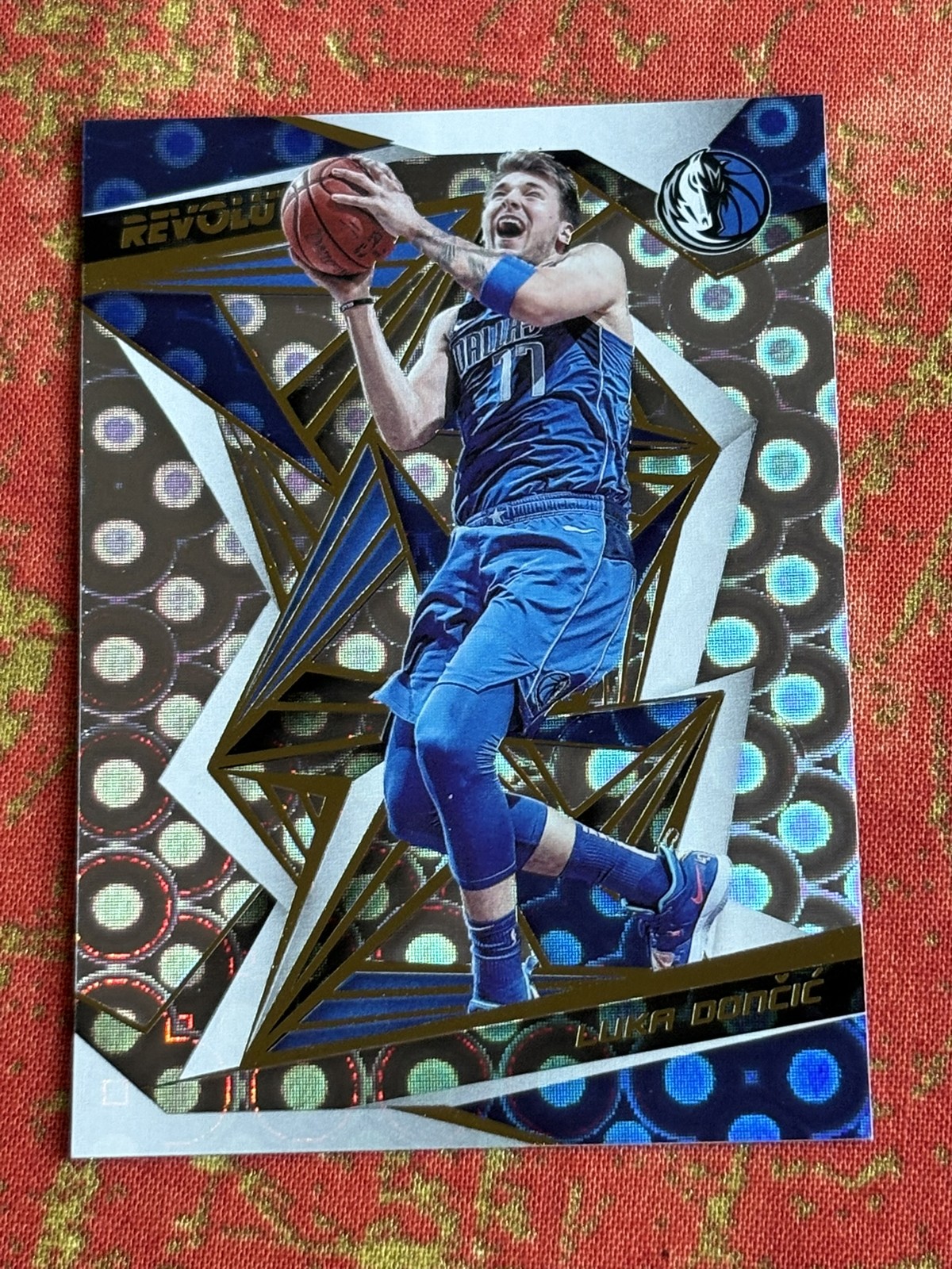 2019-20 Panini Revolution Luka Doncic Groove Parallel #73 LA Lakers Mavericks
