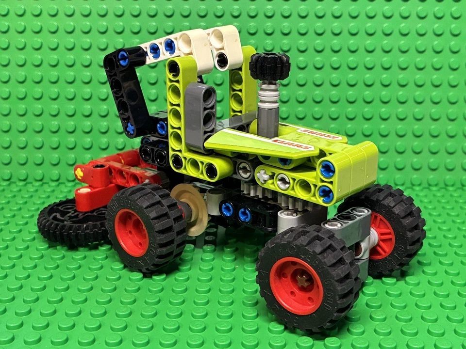LEGO Technic 42102 Mini CLAAS XERION, photo 1 of 5