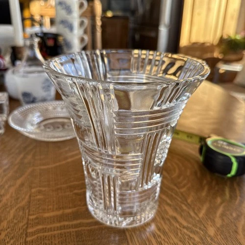 Vintage Anchor Hocking Prismatic Criss Cross Basket Weave clear glass Vase 6.75”