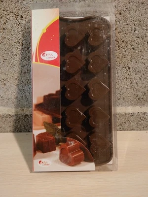 Moule Silicone Chocolat Coeurs - Jamais servi - boitier plastique légèrement usé - Photo 1/2