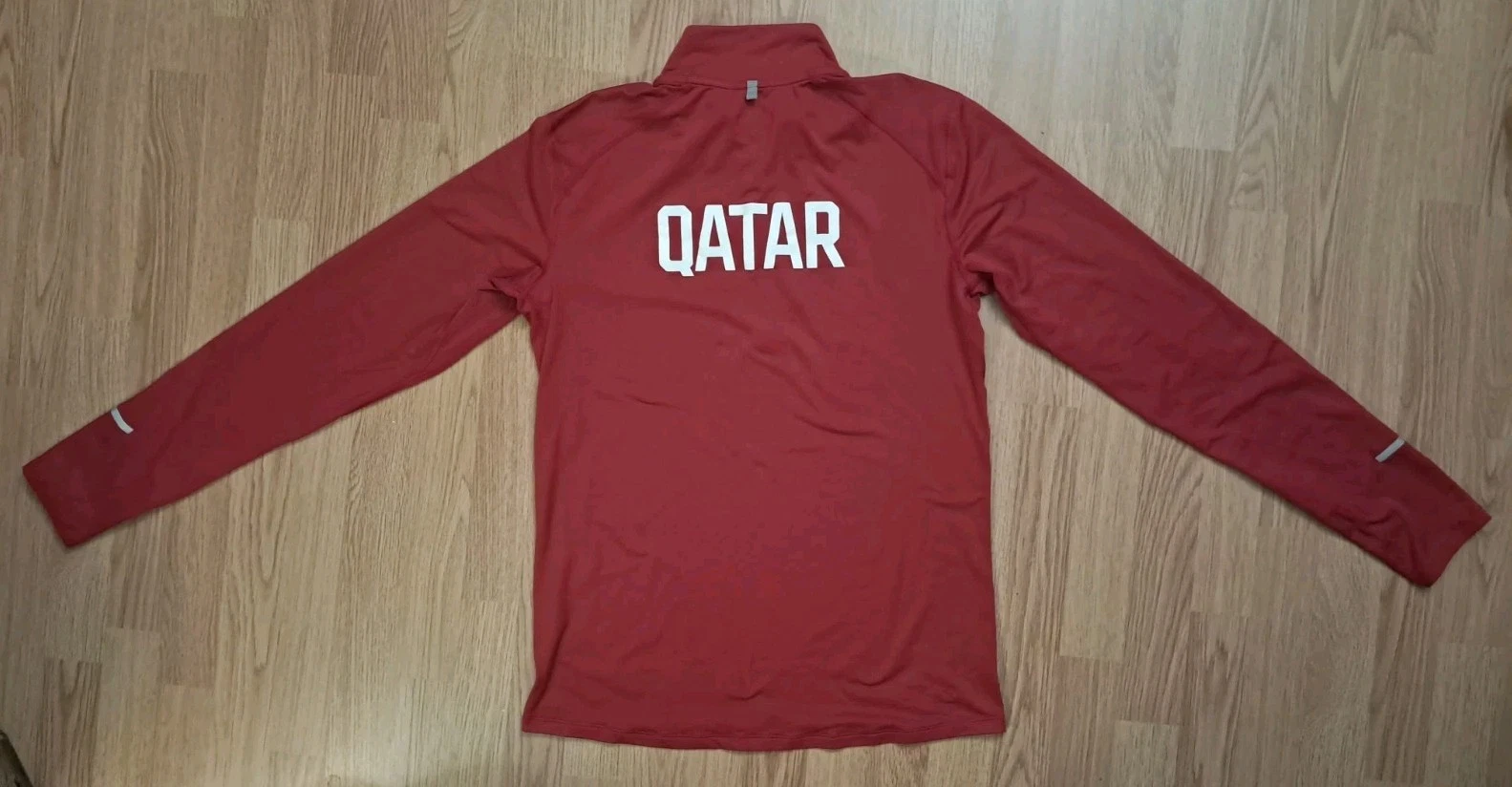 Nike Pro Dri-Fit Element QATAR Running Top Mens M Red 1/4 Zip Thumbholes 800538