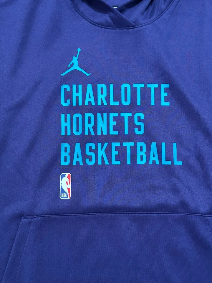 Sudadera con Capucha Nike Jordan Charlotte Hornets Jugador de la NBA Emitida Púrpura Sin Mangas Talla L Foto 2 de 4