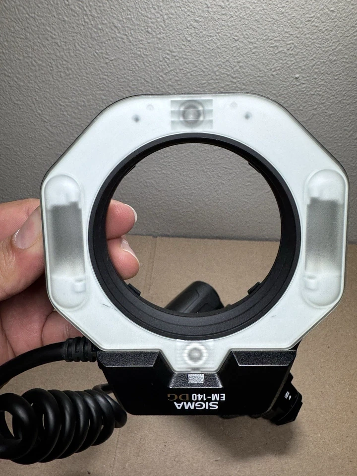 Sigma EM-140 DG Macro Ring Light Flash for Canon - Image 4 of 4