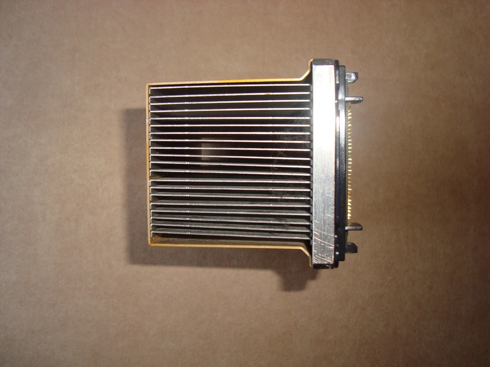 HP Compaq 290558-001-Heatsink & CPU SL6W8-Intel Xeon processor 2.40GHz- - Image 4 of 4
