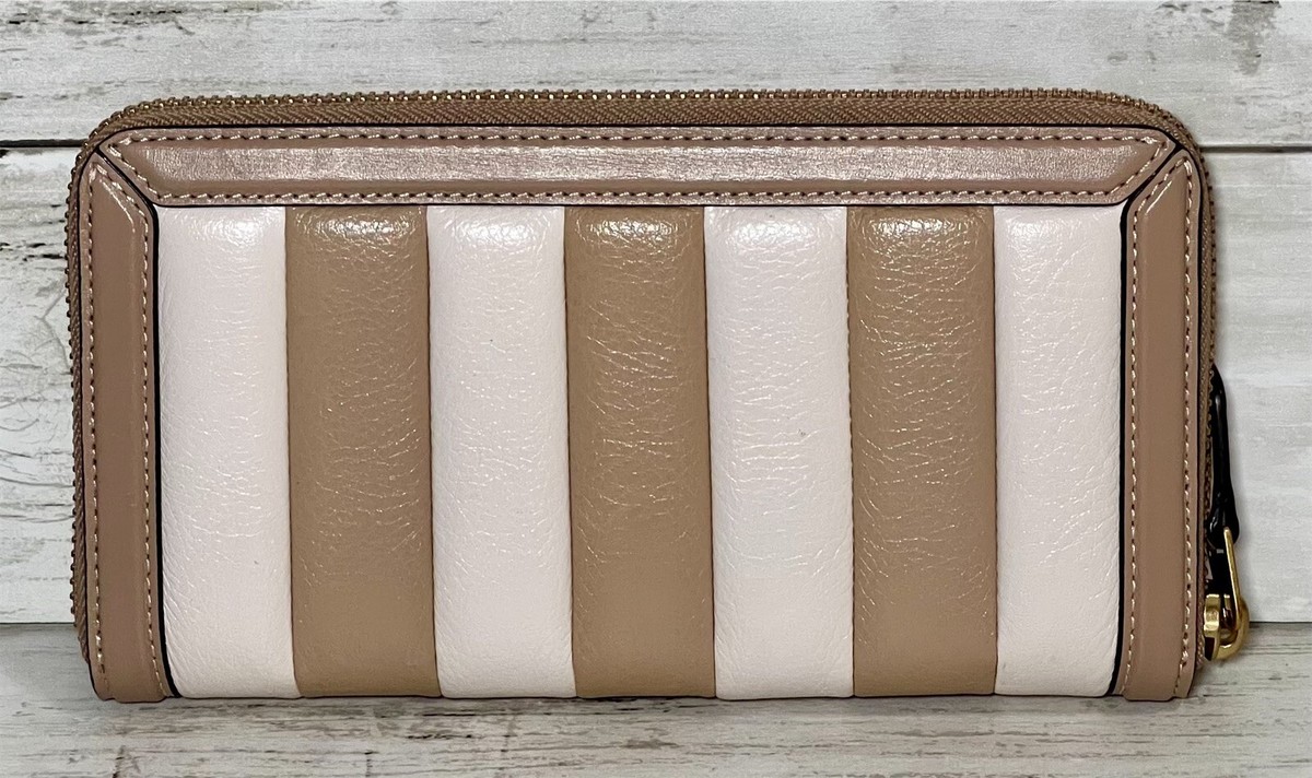折りたたみ財布 [Matin Kims]QUILTING ACCORDION WALLET - WHITE /BLACK /BEIGE MATIN KIM ACCORDION WALLET IN WHITE – SeoulSeoul