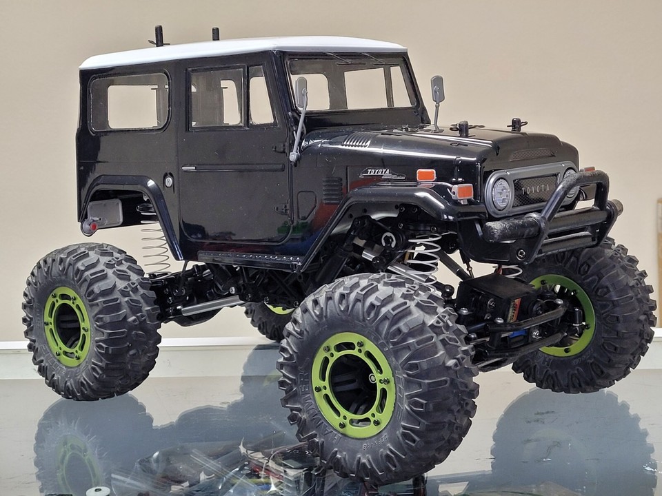 Tamiya 1/10 R/C Toyota Land Cruiser CR01 Chassis Crawler ESC Futaba 2 ...
