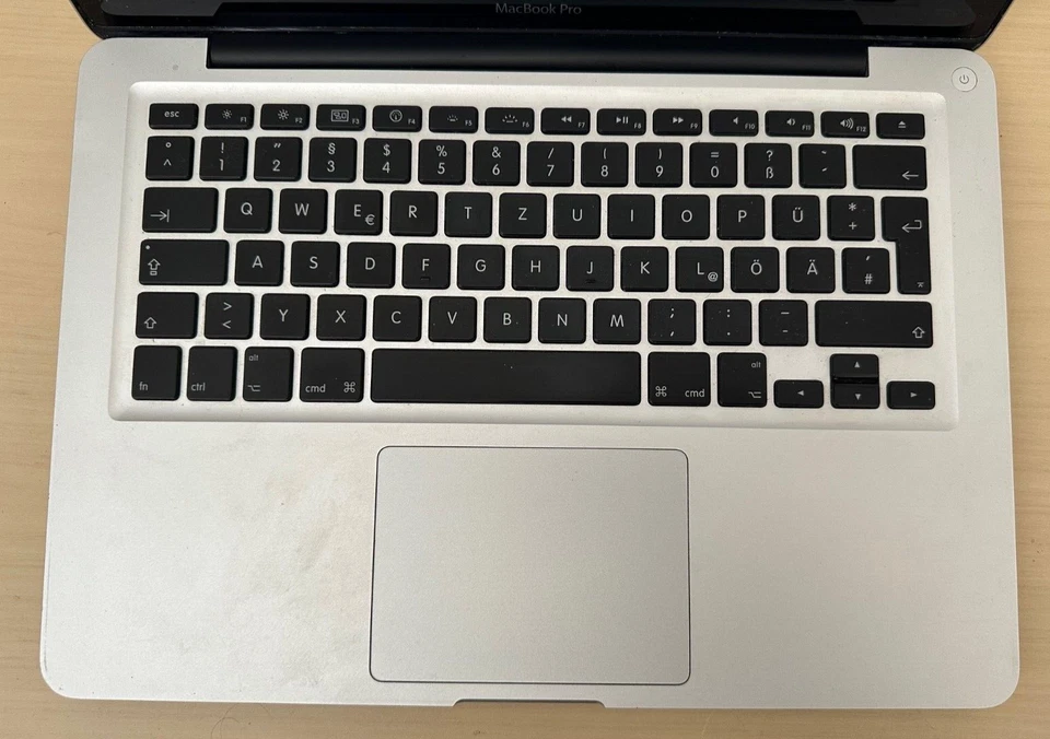 Apple MacBook Pro 13 Zoll Intel Core 2 Duo 2.4, 4GB RAM Ohne HDD Gebraucht - Bild 3 von 4
