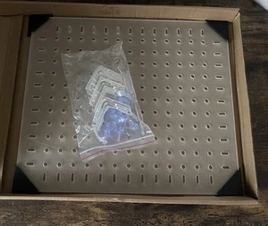 New In Box Clear Aquarium Tank Divider 9.5x11 For 10 Gallon Tank Suction Cups