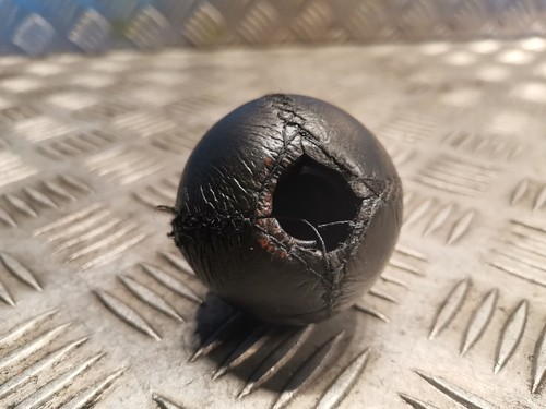 MINI COOPER R50, R53 Gear Shifting Knob - Picture 4 of 4