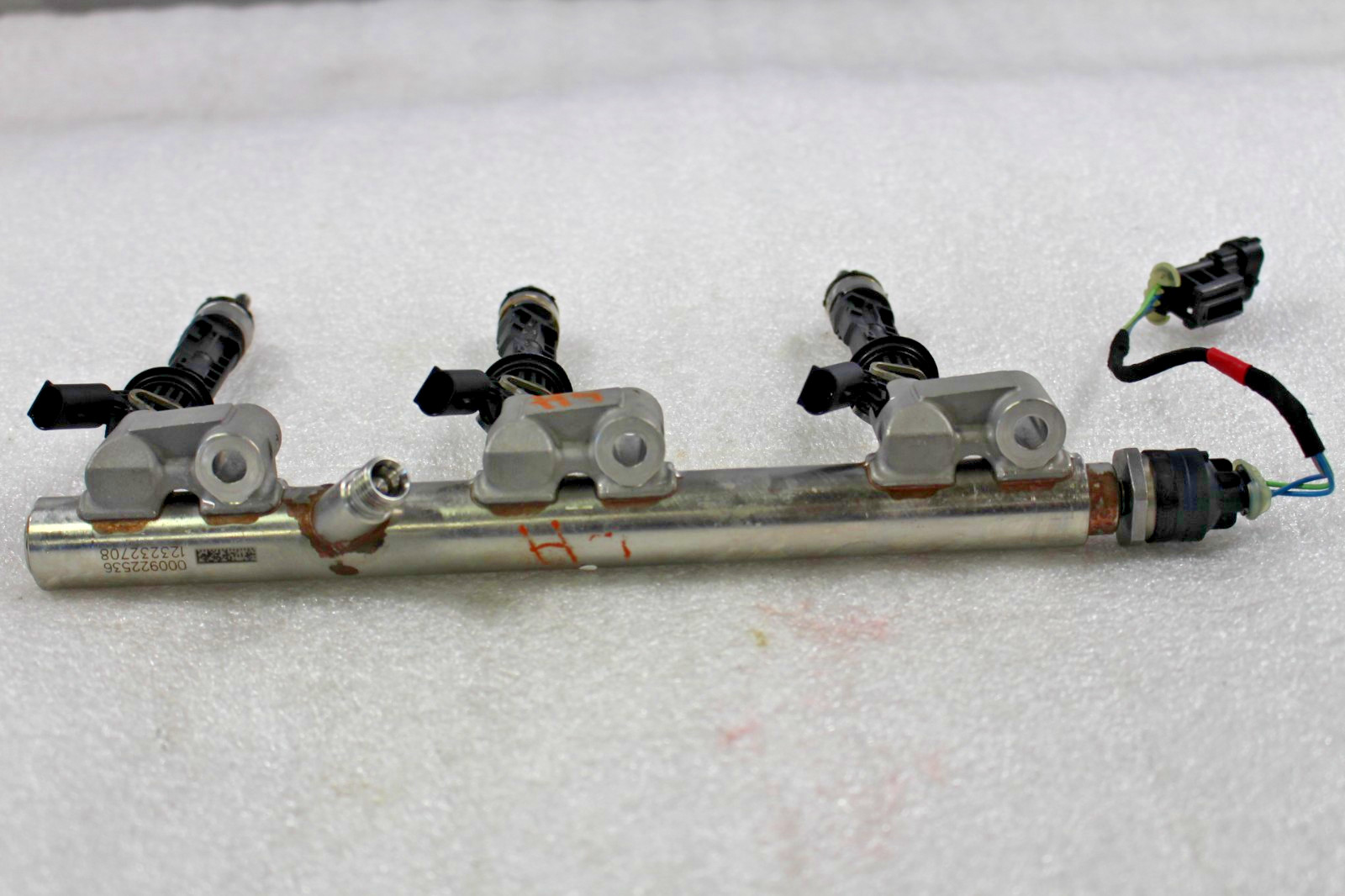 Ferrari 296 GTB, LH, Left, Fuel Rail With Injectors, Used, P/N 953347