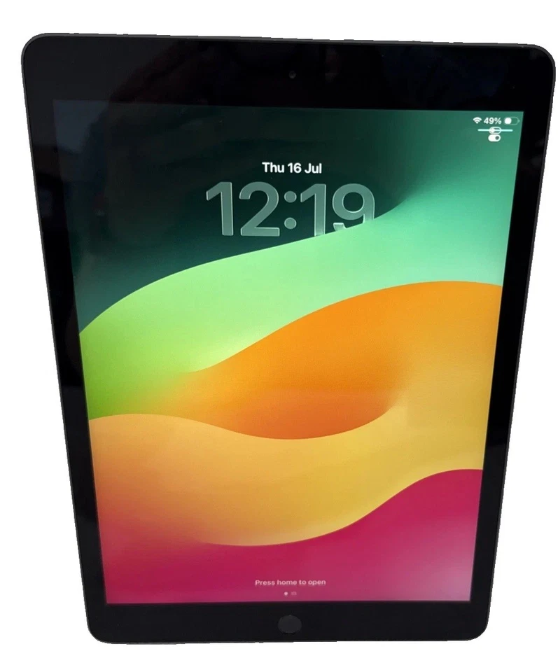 Apple iPad (8th generation) · 32GB · Wi-Fi, photo 3 of 5