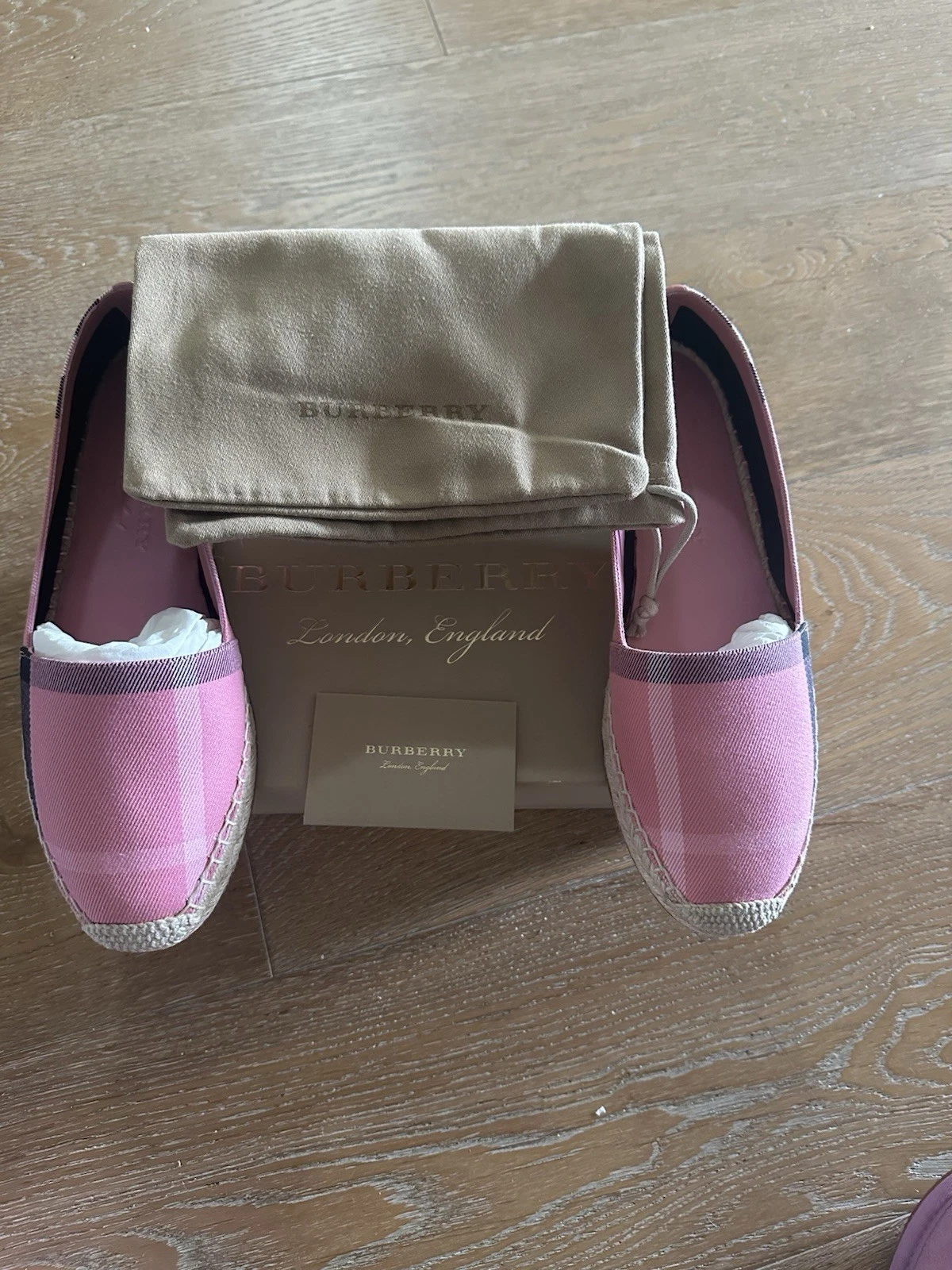 Burberry — Burberry Women’s Hodgeson Rose Pink Flat Espadrilles size 39. NEW. Made In Spain