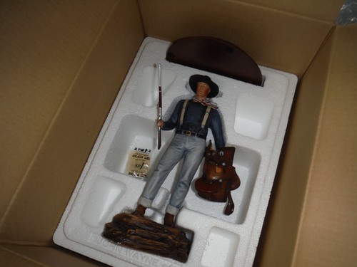 NEW 11" John Wayne Rangerider Statue Hand Painted Porcelain Cowboy Duke #4 - Picture 3 of 9