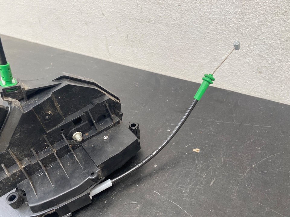 FORD FIESTA MK7.5 PASSENGER SIDE LEFT REAR EXTERIOR DOOR LOCK MECHANISM