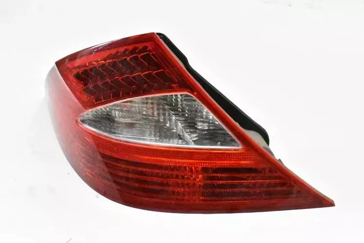 06-08 Mercedes W219 CLS55 AMG CLS500 lanterna traseira esquerda lado do motorista fabricante de equipamento original - Imagem 2 de 4