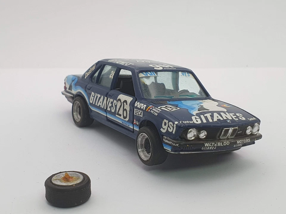 BMW 520 i Gitanes Gama 1/43 Blu - Immagine 4 di 4