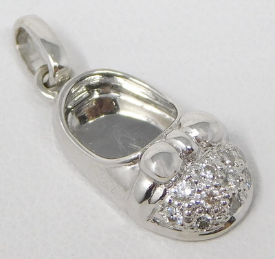 17-18 kt Weißgold Diamant Baby/kleines Mädchen Schuh Charm/Anhänger B9214