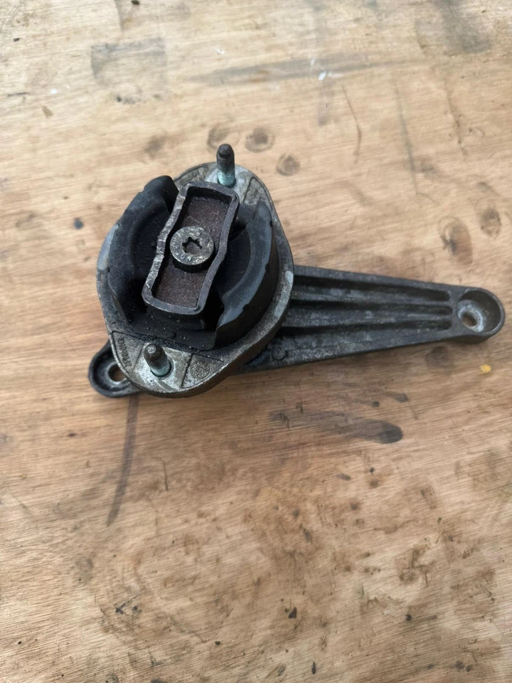 Audi A4 B6 B7 Gearbox Mount 8E0399115P GENUINE - Image 2 of 4