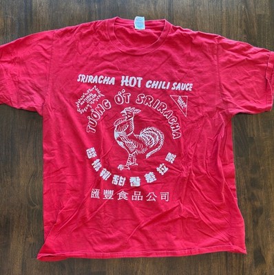 Sriracha Hot Chili Sauce Shirt Men's XL Red Short Sleeve Rooster Logo NICE LQQK