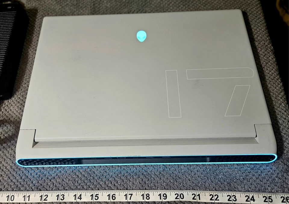 Portátil ALIENWARE Intel i9 2900 H 2500 mhz 14 núcleosRam 32 GB GE Force RTX ITB NuM Foto 3 de 4