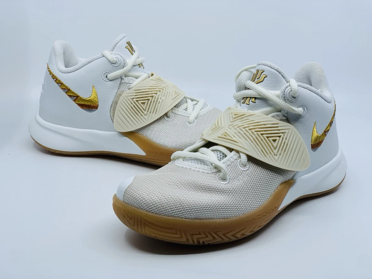 Preços baixos em Nike Kyrie Flytrap 3 White Metallic Gold Gum | eBay