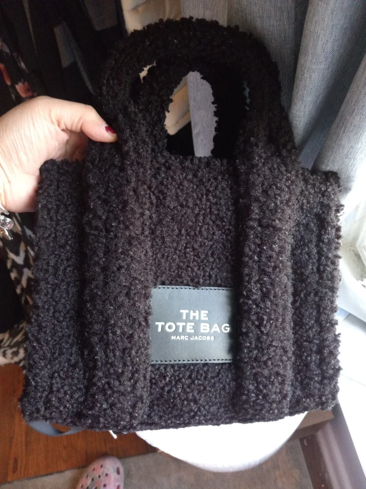 Bolso de Mano de Peluche Marc Jacobs Pequeño Negro Foto 3 de 4