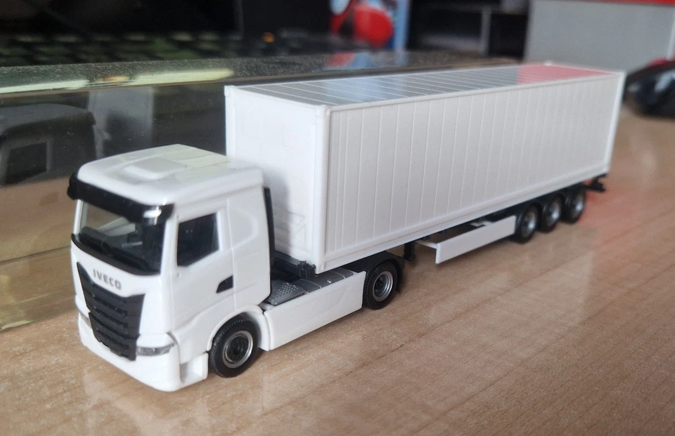 Herpa 315685 IVECO S-WAY NP SHELL cisterna 1:87 OVP - Immagine 2 di 4