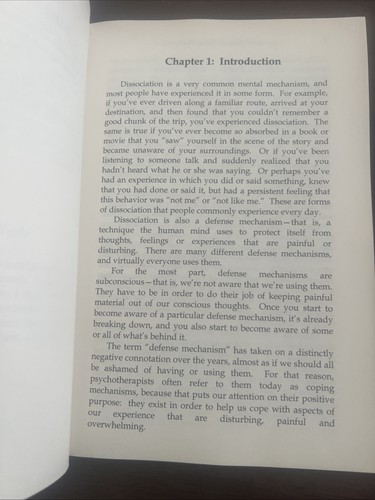 Understanding Trauma and Dissociation: A Guide for Therapists, Patients and ... - Foto 5 di 7