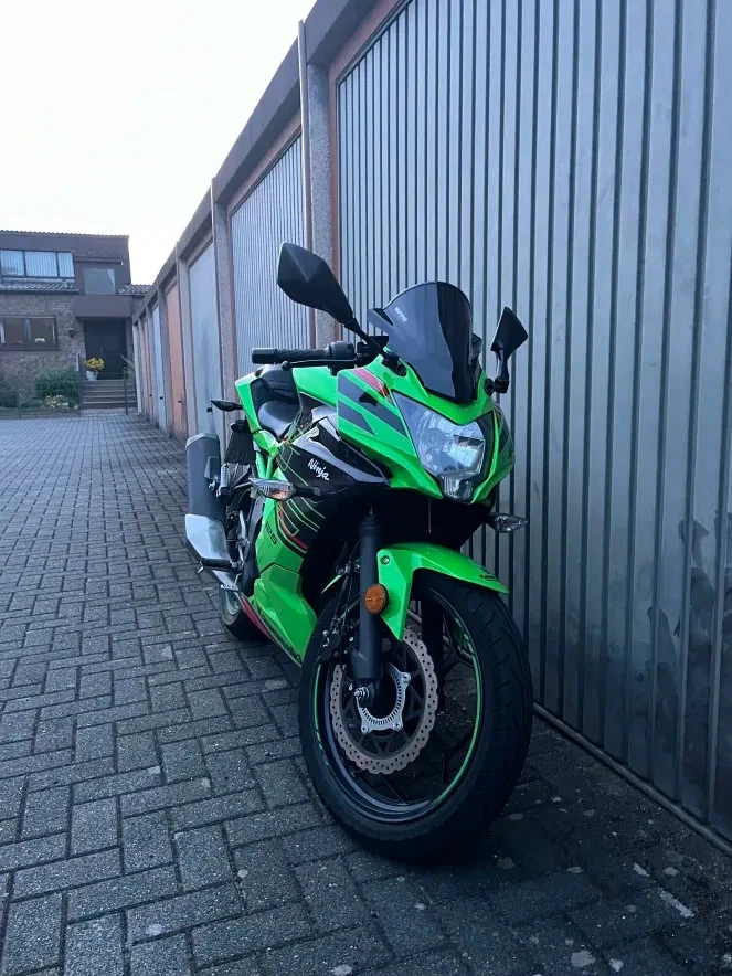 Kawasaki Ninja 125 - Bild 2 von 4