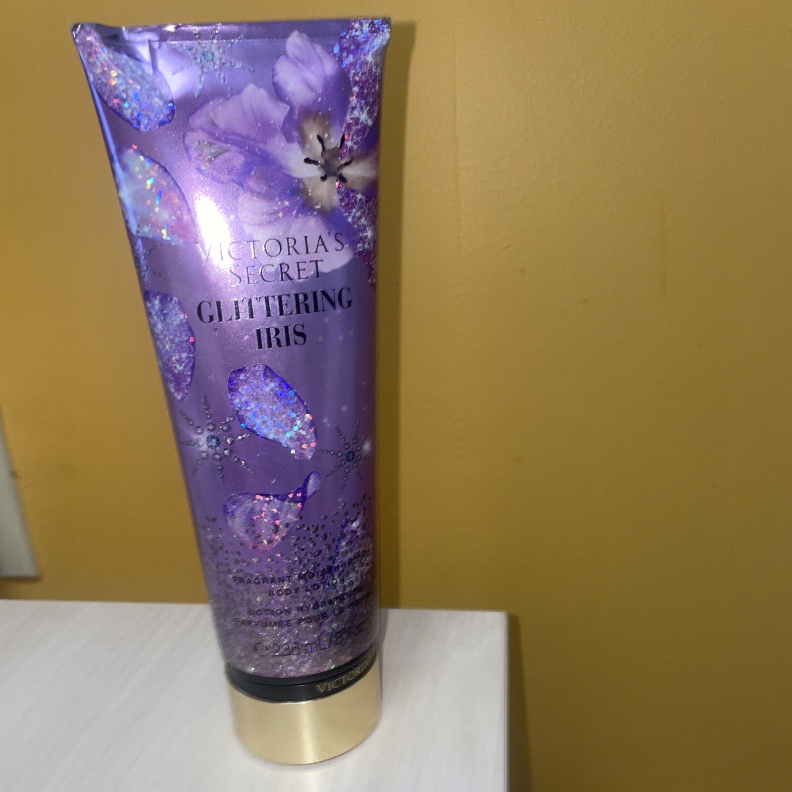 VICTORIA'S SECRET GLITTERING IRIS FRAGRANT MOISTURISING BODY LOTION