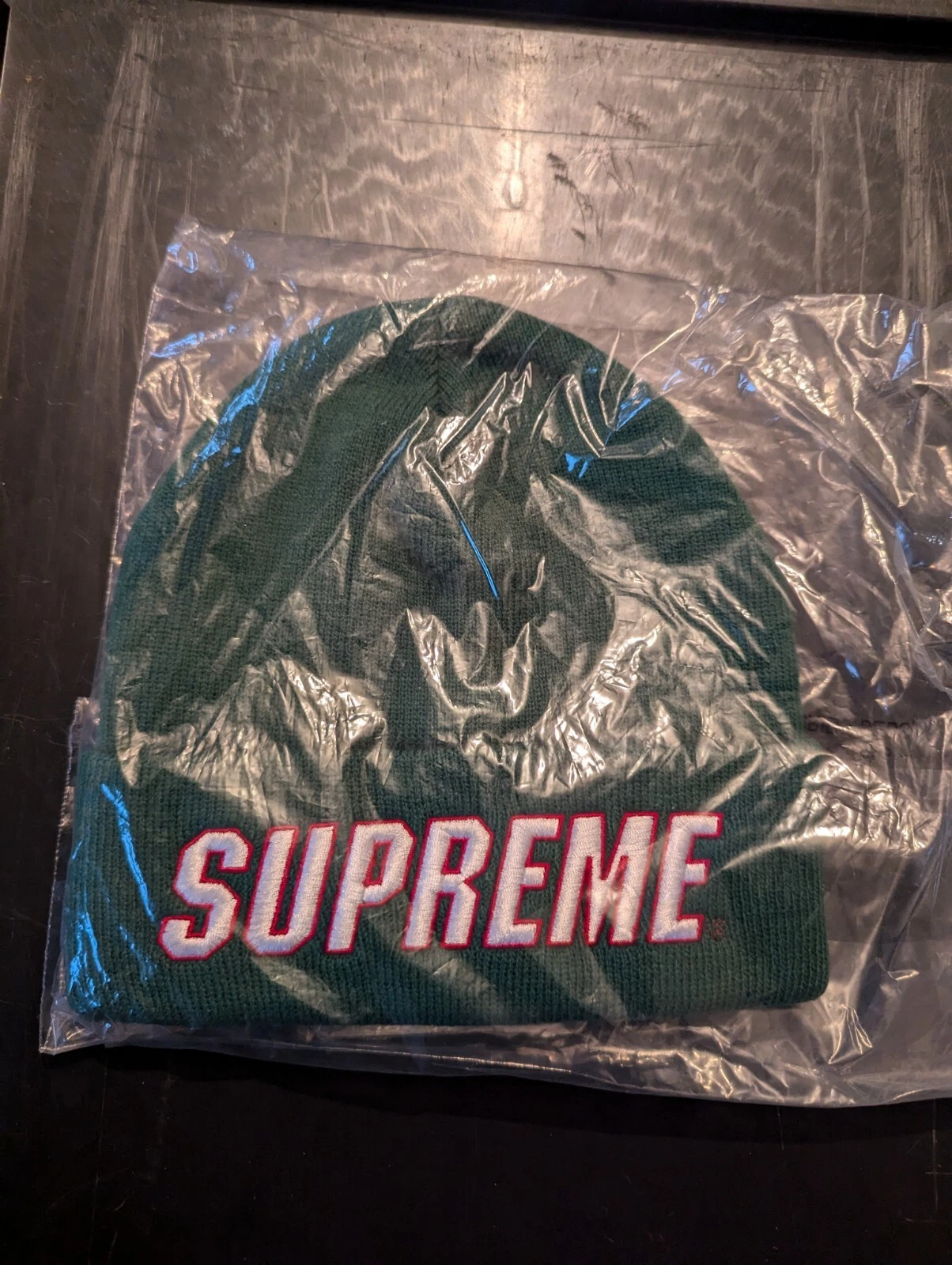 SUPREME   Bonnet clouté   RARE 