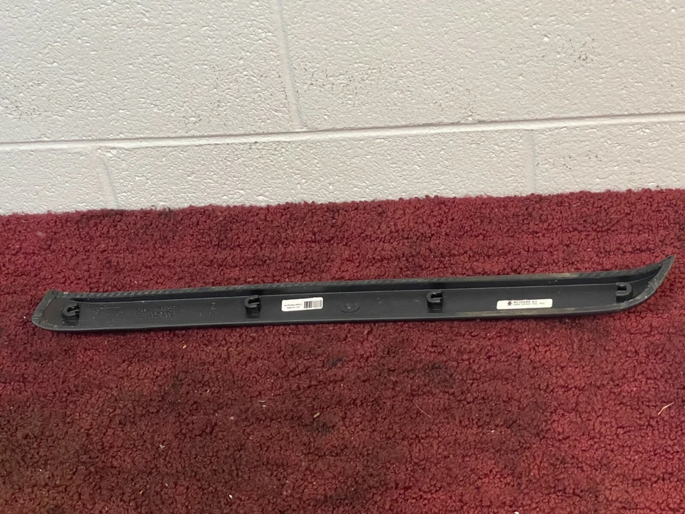 BMW M3 E93 E92 OEM BMW M\ REAR LEFT DRIVER SID PANEL CARBON LEATHER TRIM COVER - Image 4 of 4