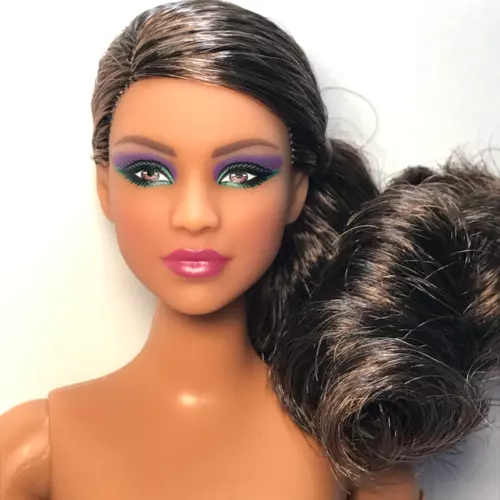 Barbie nuda 2021 Looks #12 curvy ispanica fatta per muoversi HBX95 bambola per OOAK