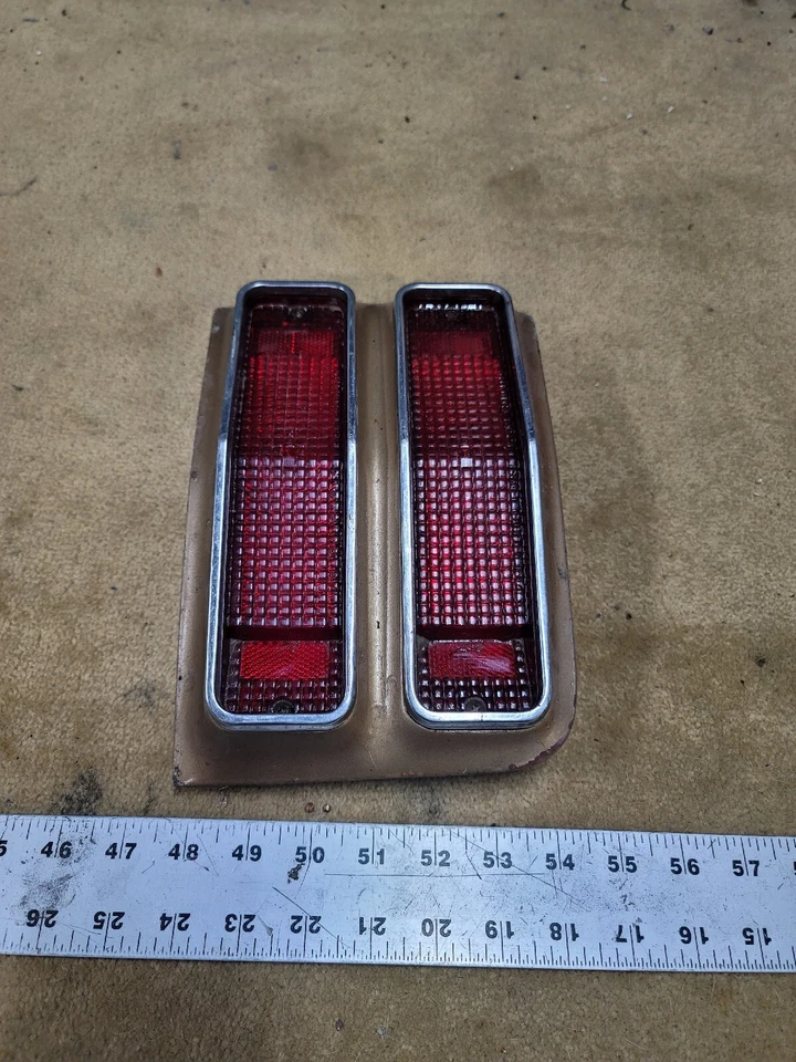 Pontiac Catalina 1967 67 Station Wagon juego de bisel de luz trasera izquierda izquierda OEM Foto 2 de 4