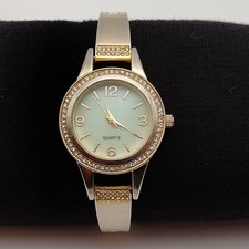 Elegant Gold Tone Rhinestone Bezel Quartz Women's Wristwatch Base Metal Band