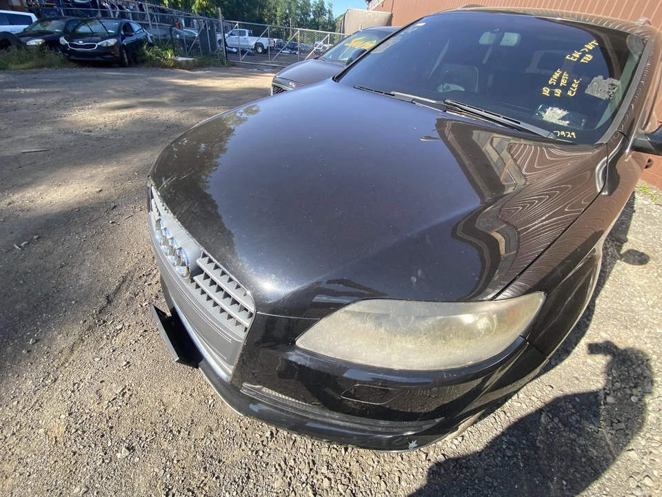 07 08 09 10 11 12 13 14 15 AUDI Q7 capó Foto 3 de 4