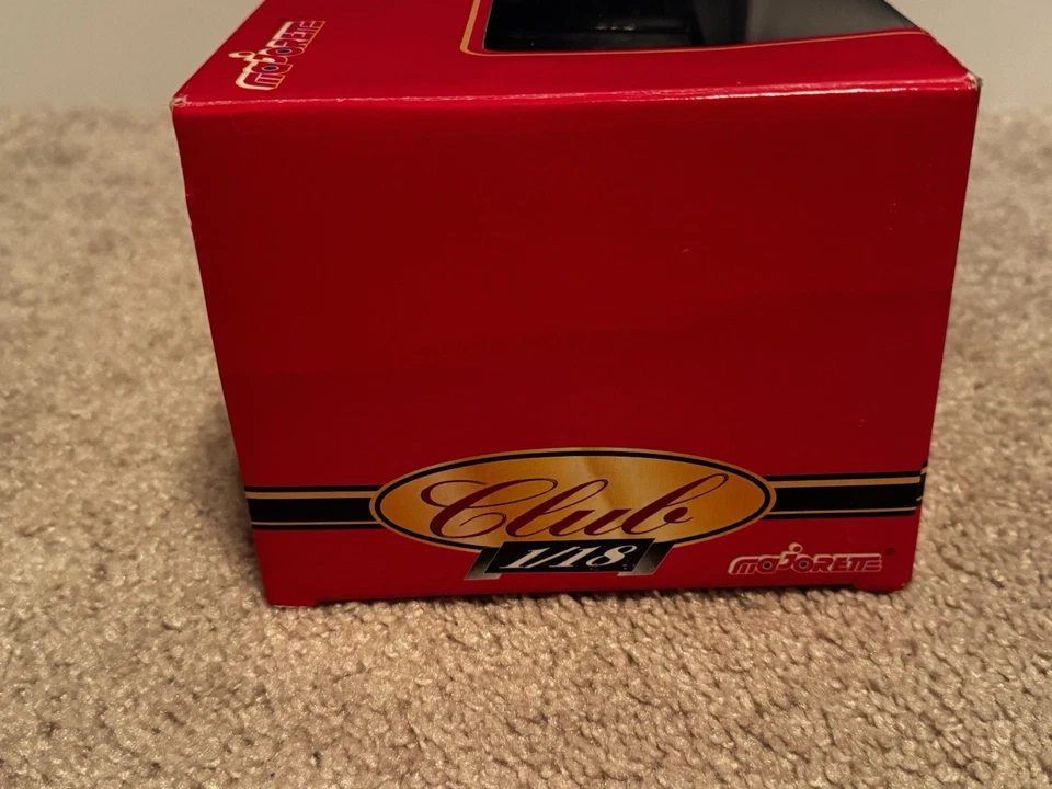 Exclusive Majorette 1:18 Scale Jeep Grand Cherokee Limited Diecast Model- Black - Image 4 of 4