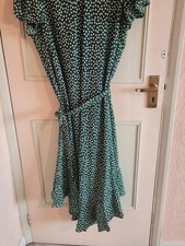 EVA green with delicate daisy print wrap over dress size 2XL