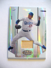 MLB - 2004 Donruss Leaf (Materials) Used Bat Relic Card 