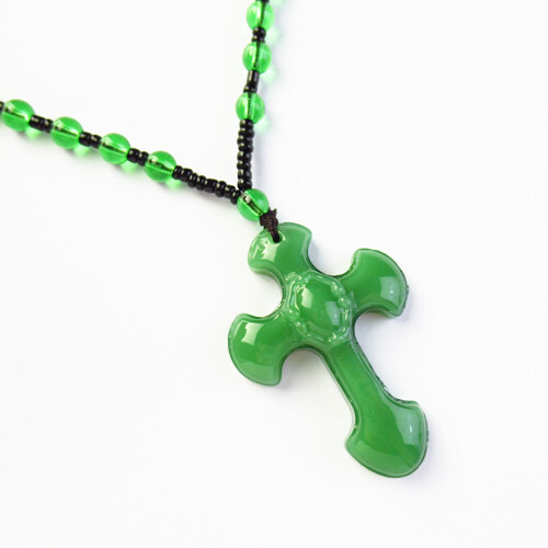 51x9mm Man-made Green Jade Cross Necklace 17.5" - Picture 1 of 2