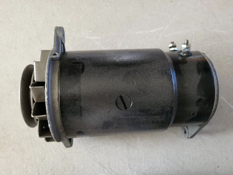 Generador Delco # 1100323 para Nash '56 Statesman Super 196ci 6cyl, re-man'd 9023 Foto 2 de 3