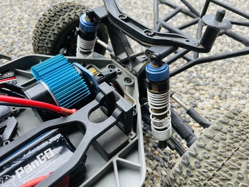 Traxxas Slash 4WD RTR – Ready to Run, Brushless, Li-ion Battery Included - Picture 6 of 9