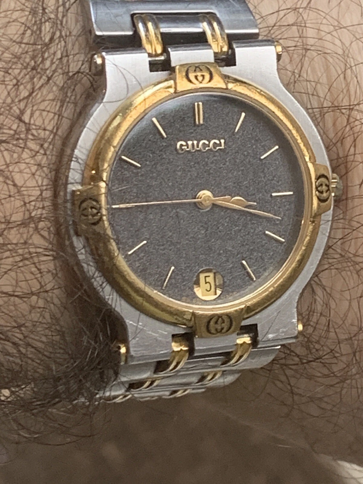 Montre homme GUCCI 9000M cadran noir deux tons quartz taille moyenne
