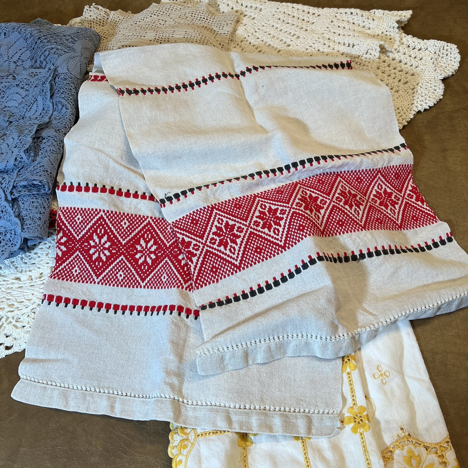 Lot 23 Assorted Doilies Lace Table Runners Napkins Embroidery Red Yellow Accents