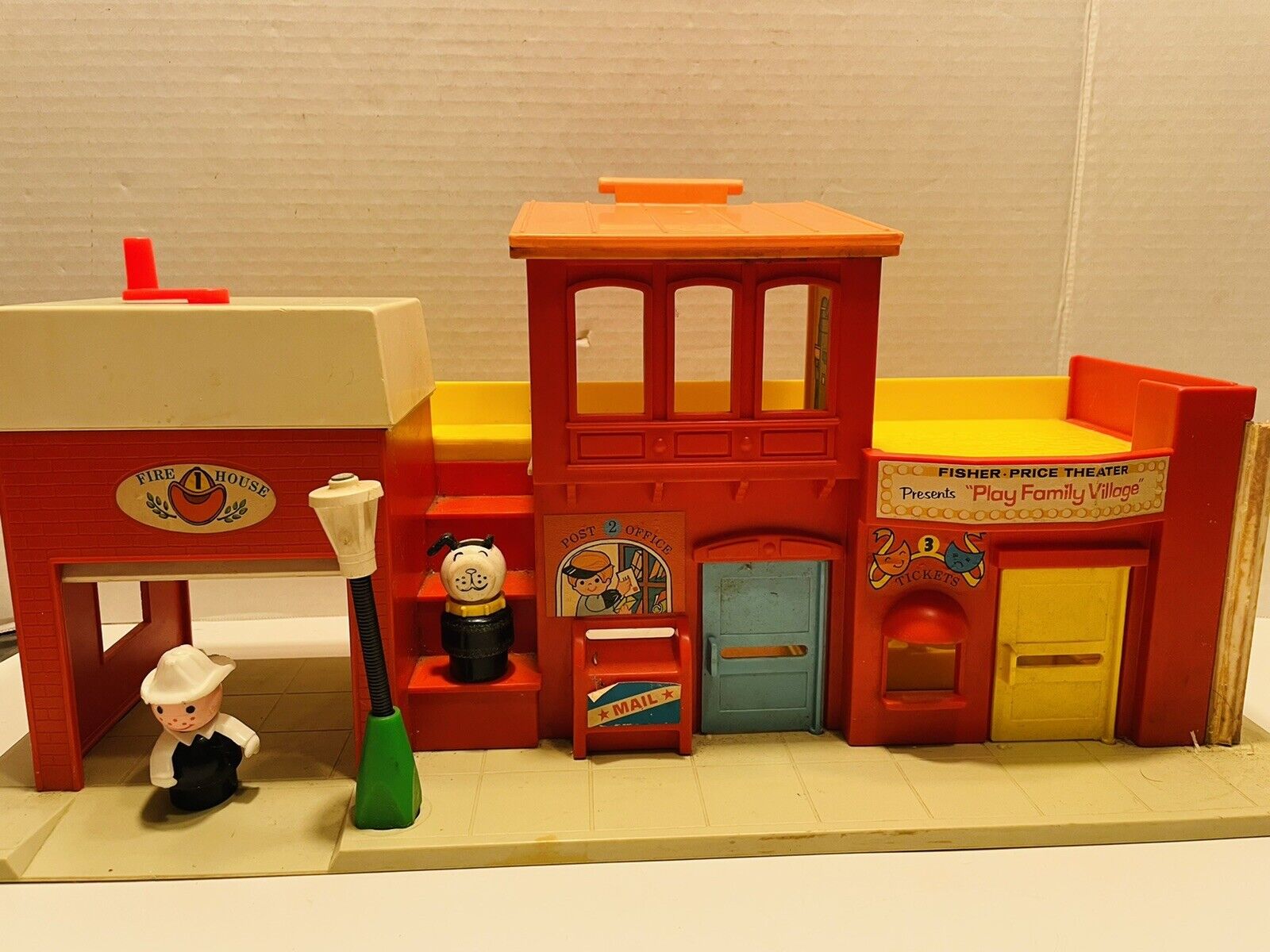 Vintage 1973 Fisher Price Ranking TOP7 Theatre Building Popular Play Village Family