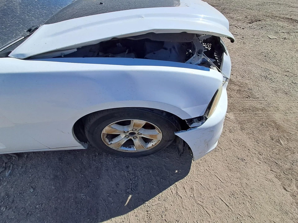 Used Tail Light Assembly fits: 2013 Dodge Charger decklid mounted Grade A - Image 4 of 4