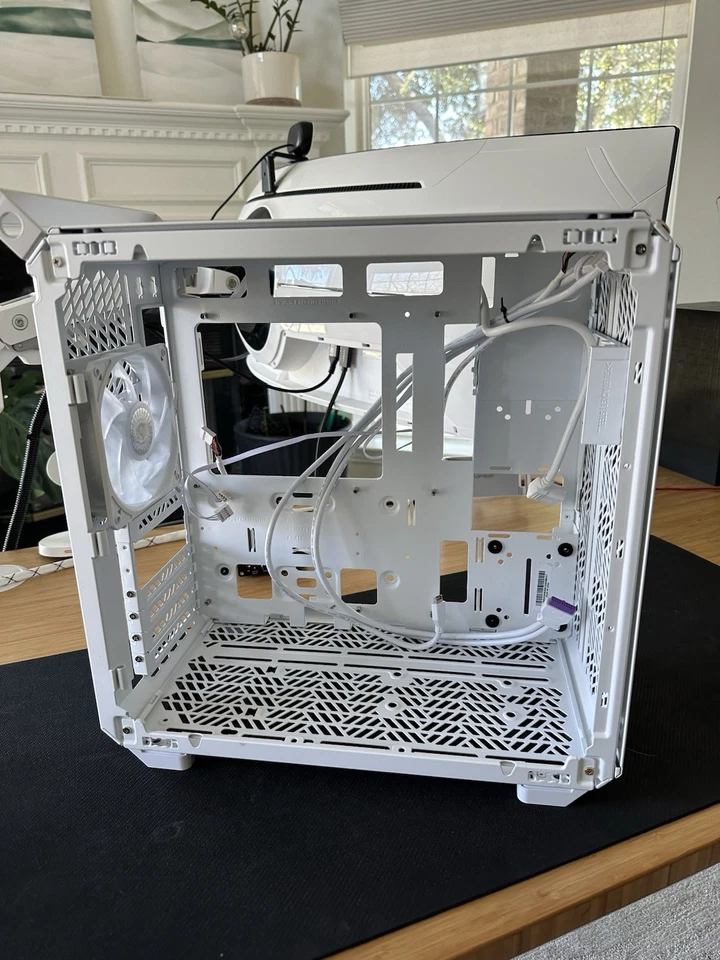 Cooler Master QUBE 500 White Small PC Case High Airflow Mid-Tower ATX - Image 3 of 4