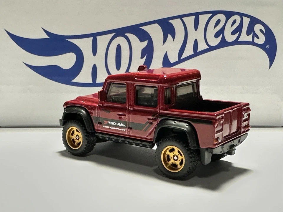 Hot Wheels ‘15 Land Rover Defender (Custom) - Image 3 of 3