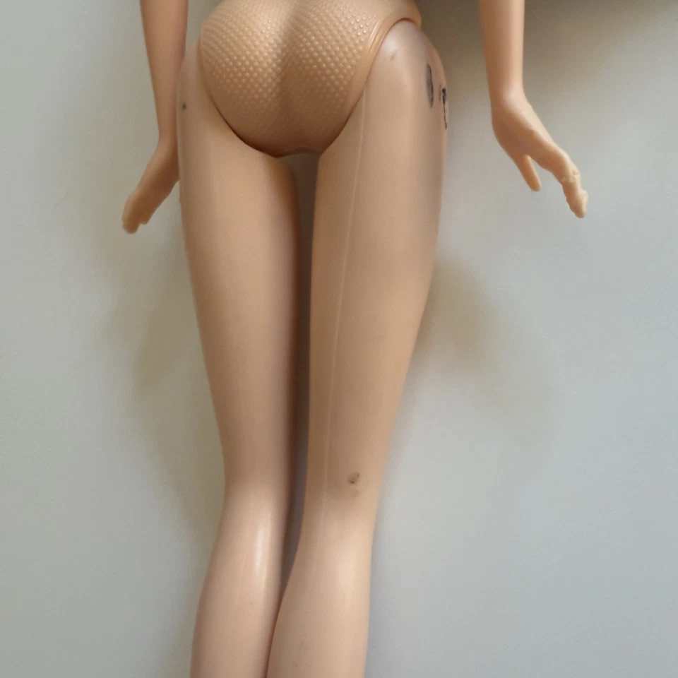 My Scene Barbie Doll NOLEE Brown Hair Violet Purple Eyes Lips Nude - Image 3 of 4