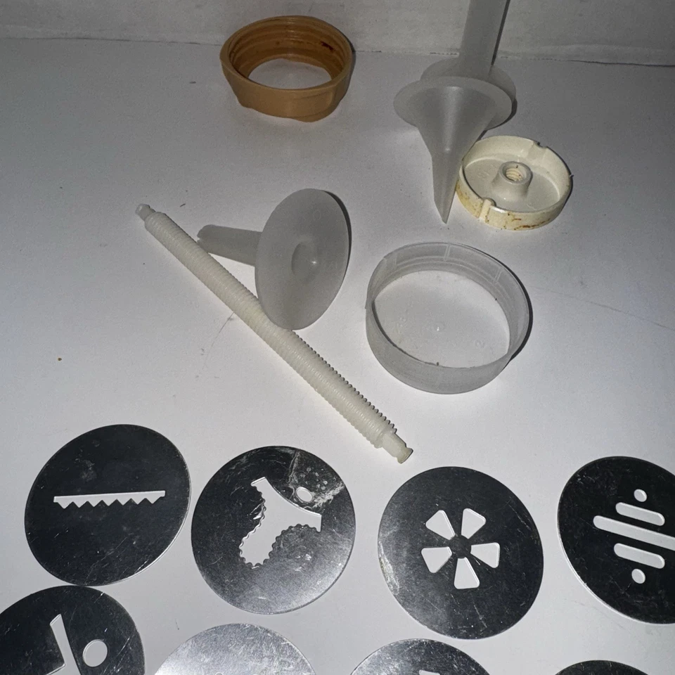 Wear-Ever 70123 Super Shooter Electric Cookie Press Tested Working Complete - Image 4 of 4